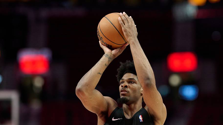 Portland Trail Blazers guard Scoot Henderson warms up before game four