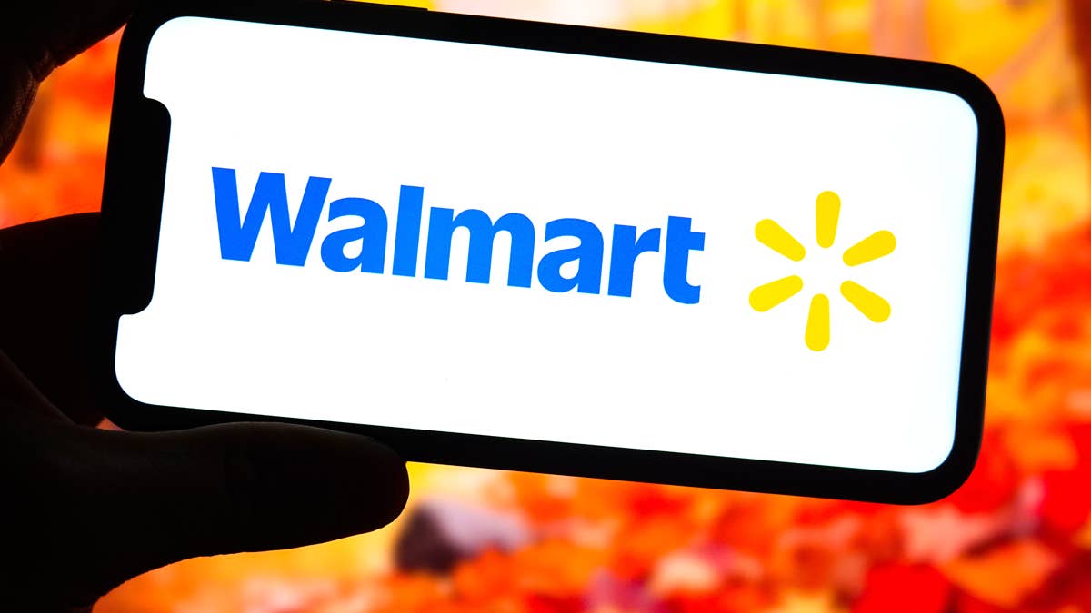 Walmart’s Best-Selling Lightweight Hoodies and Joggers Are Now Just $6