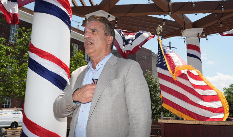 Nyack cheers Declaration of Independence, shapes time capsule