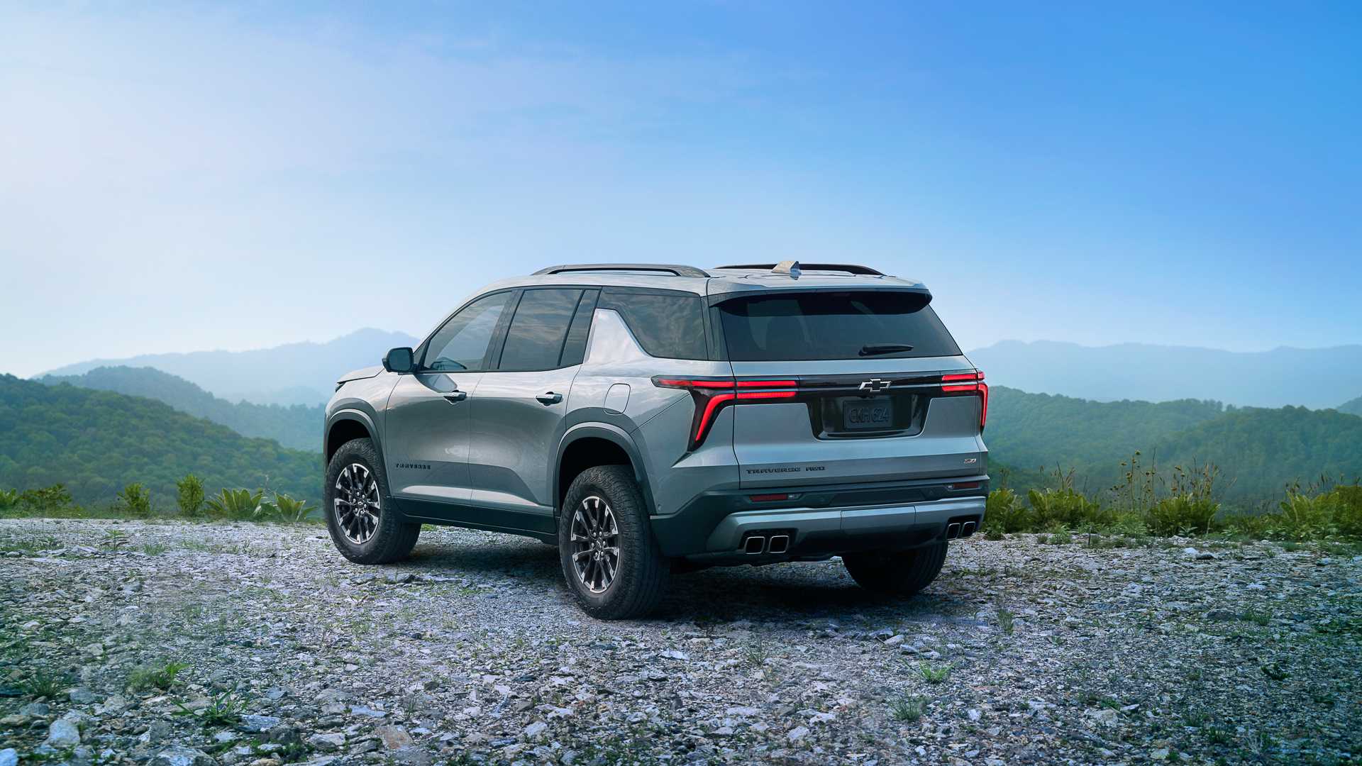 2024 Chevrolet Traverse Z71 rear 3/4 shot parked