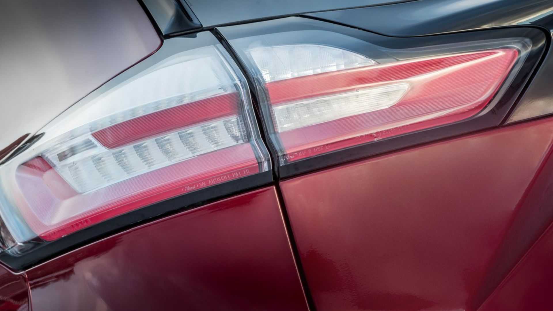 Shot of the rear taillight on a 2019 Ford Edge.