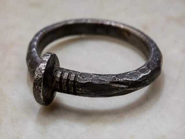 Understanding the significance of the Shani ring in astrology