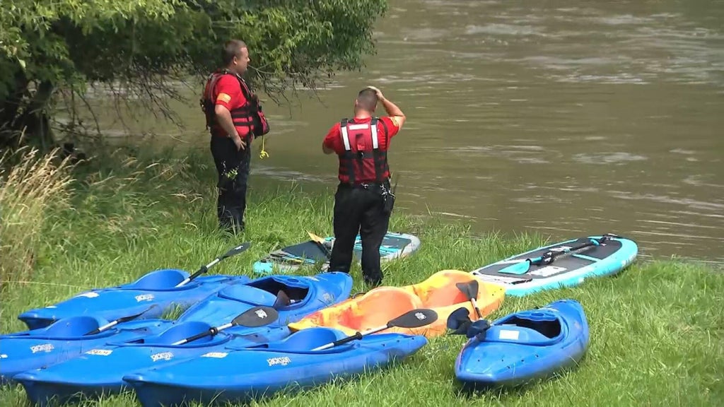 Kayakers rescued from DuPage River in Bolingbrook