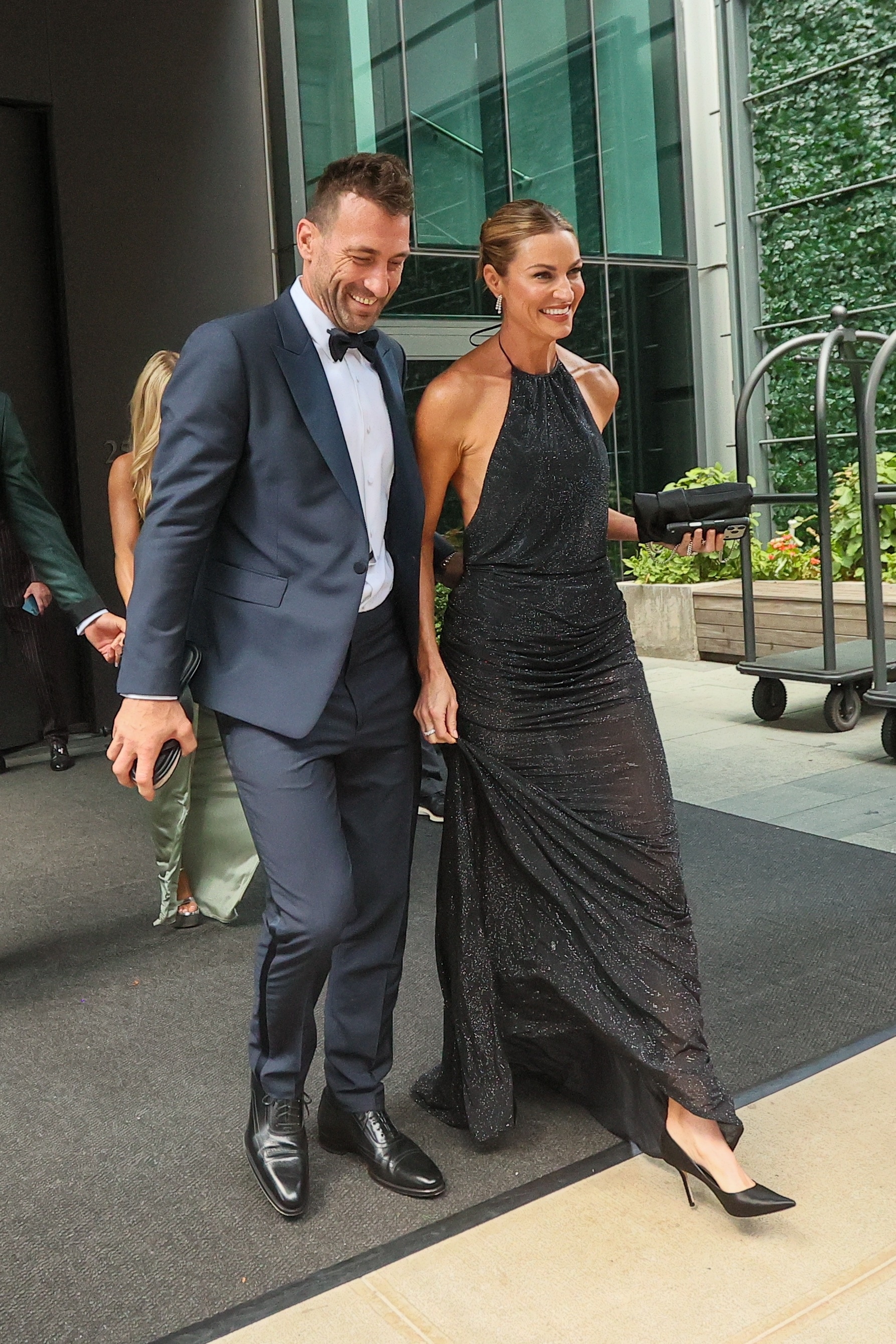 Bradley Cooper, Gigi Hadid and more celebrity guests head to Taylor ...