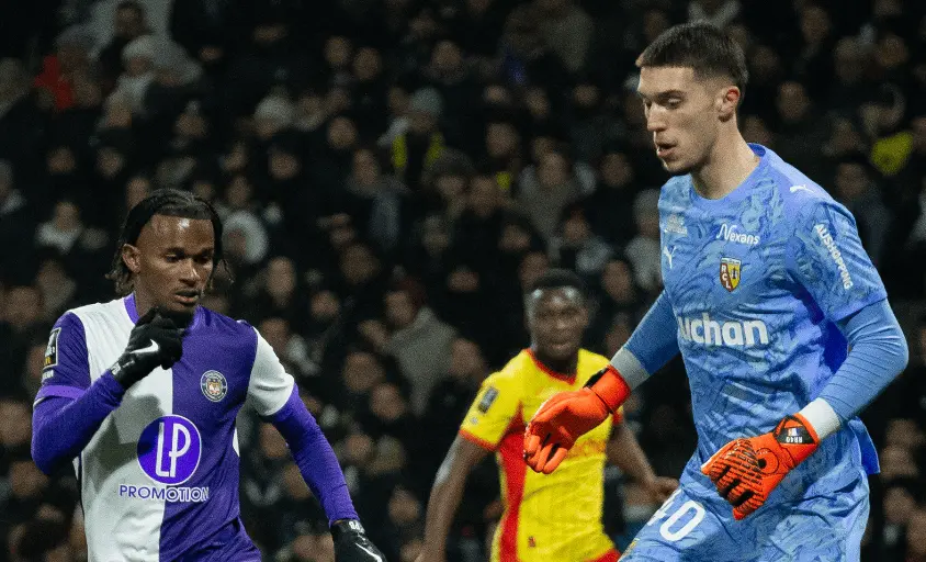 Restes a-t-il pris une longueur d’avance sur Risser (RC Lens) chez les ...