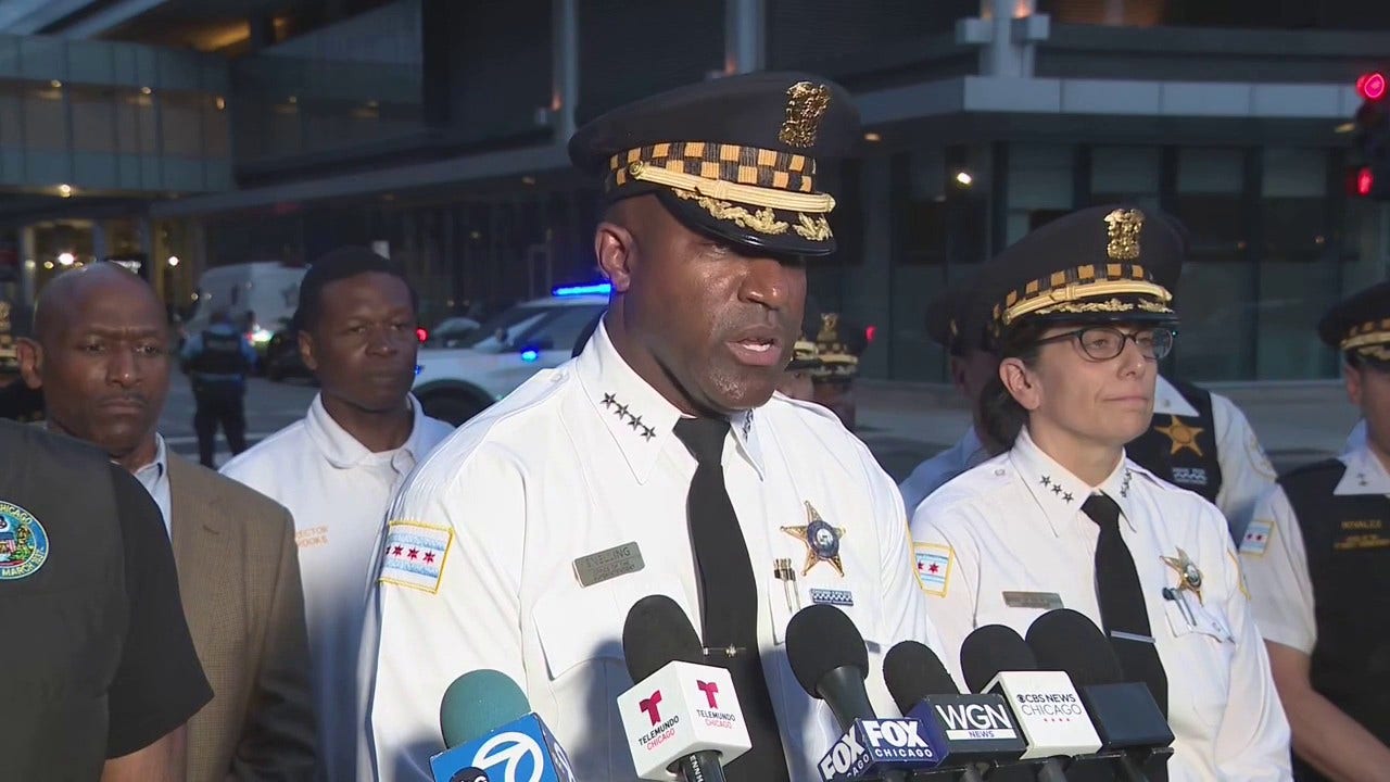 Two Chicago police officers shot during South Side traffic stop ...
