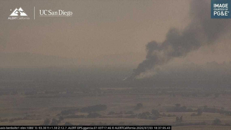Firefighters stop Rancho Cordova wrecking yard fire after up to 100 ...