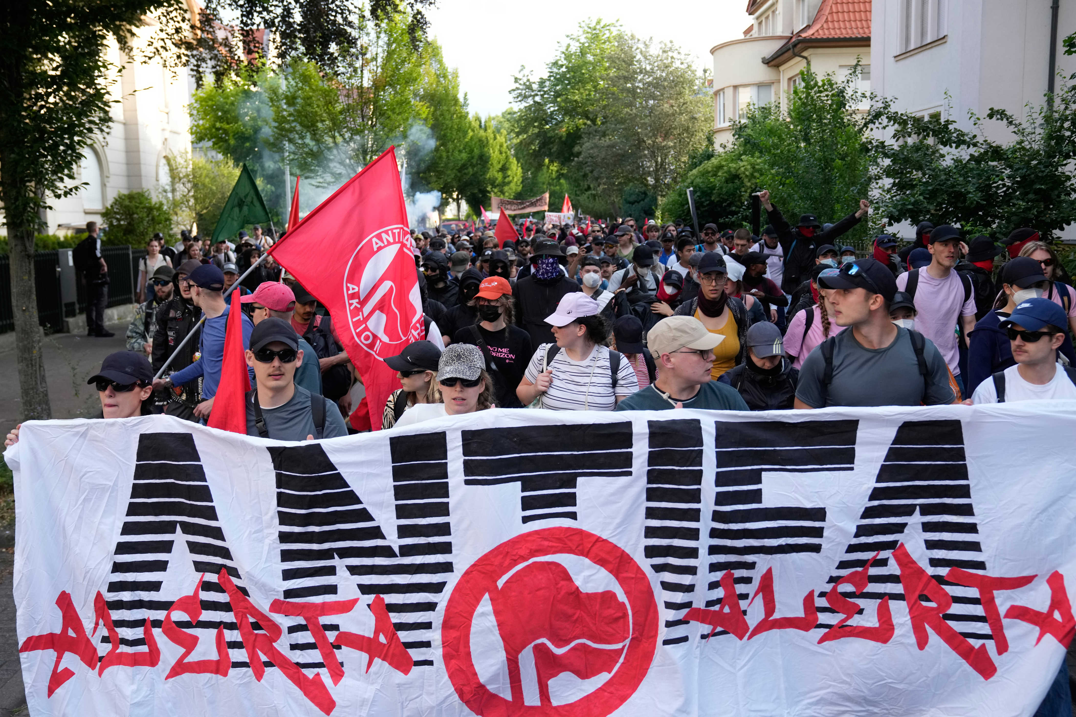 Thousands protest in Germany as far-right AfD party meets