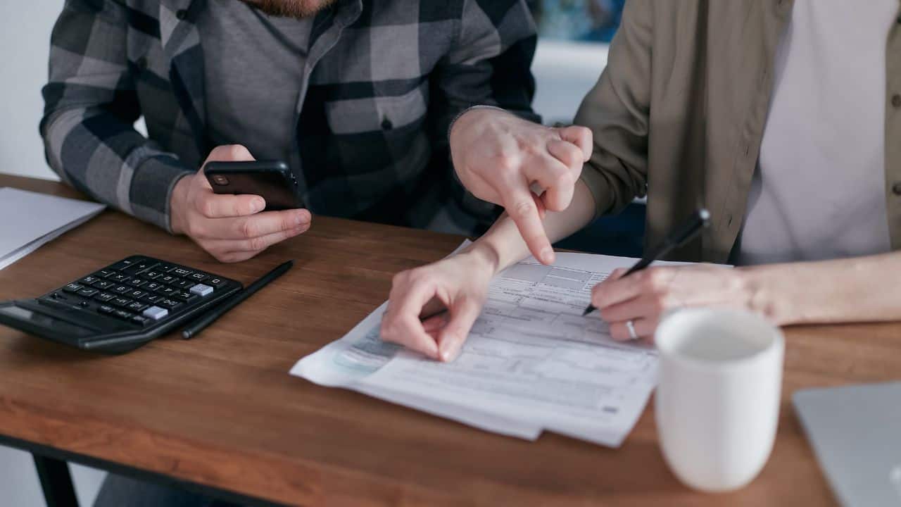 He was earning Rs 90,000: Financial advisor reveals how a man landed in Rs 15 lakh debt without overspending