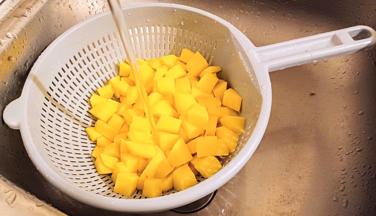 rinsing-potato-salad-potatoes.jpg