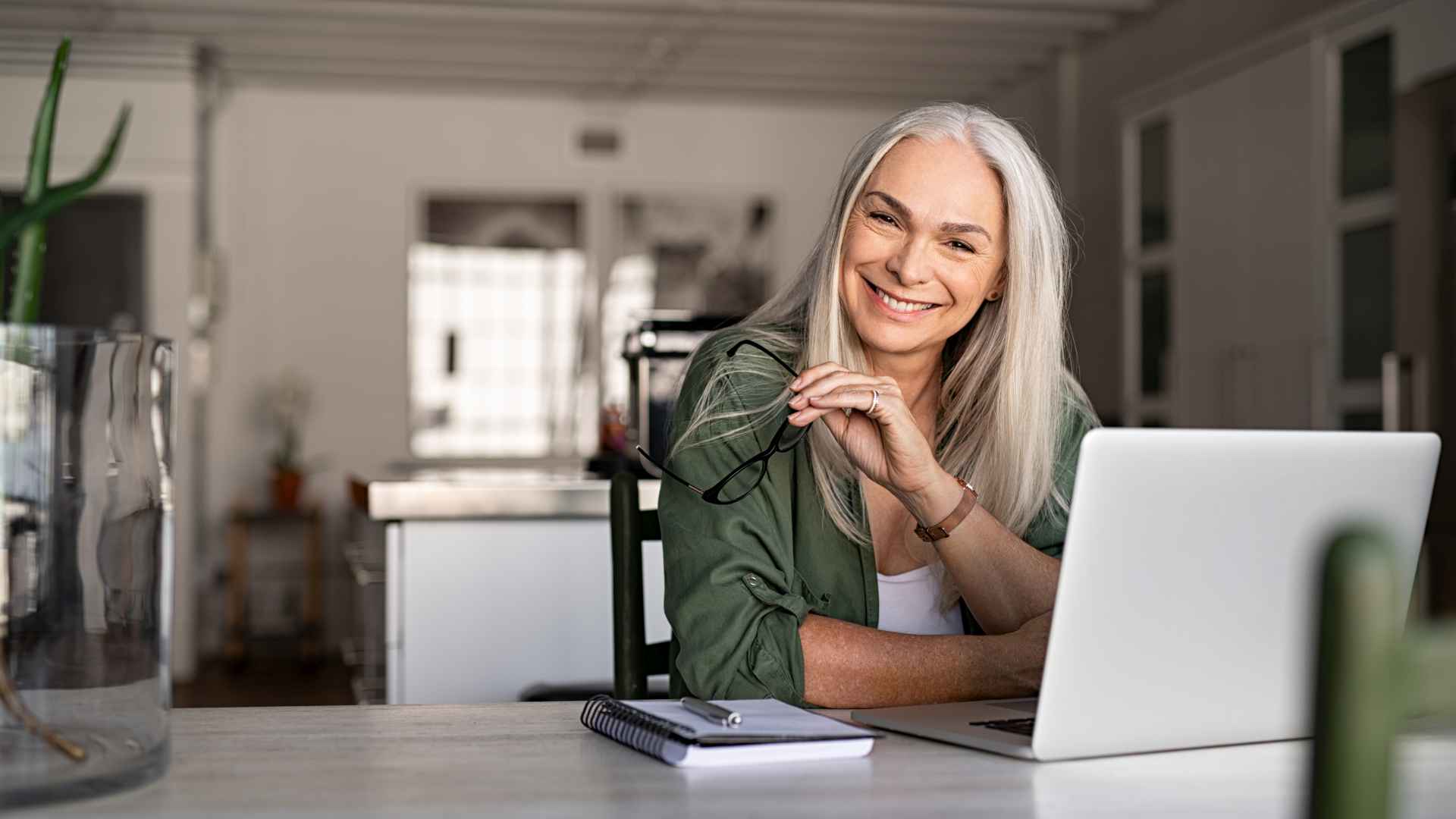 Discover 50 habits of people who retire comfortably and never outlive ...