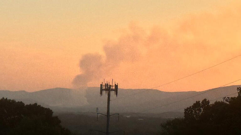 Roanoke County brush fire 100% contained