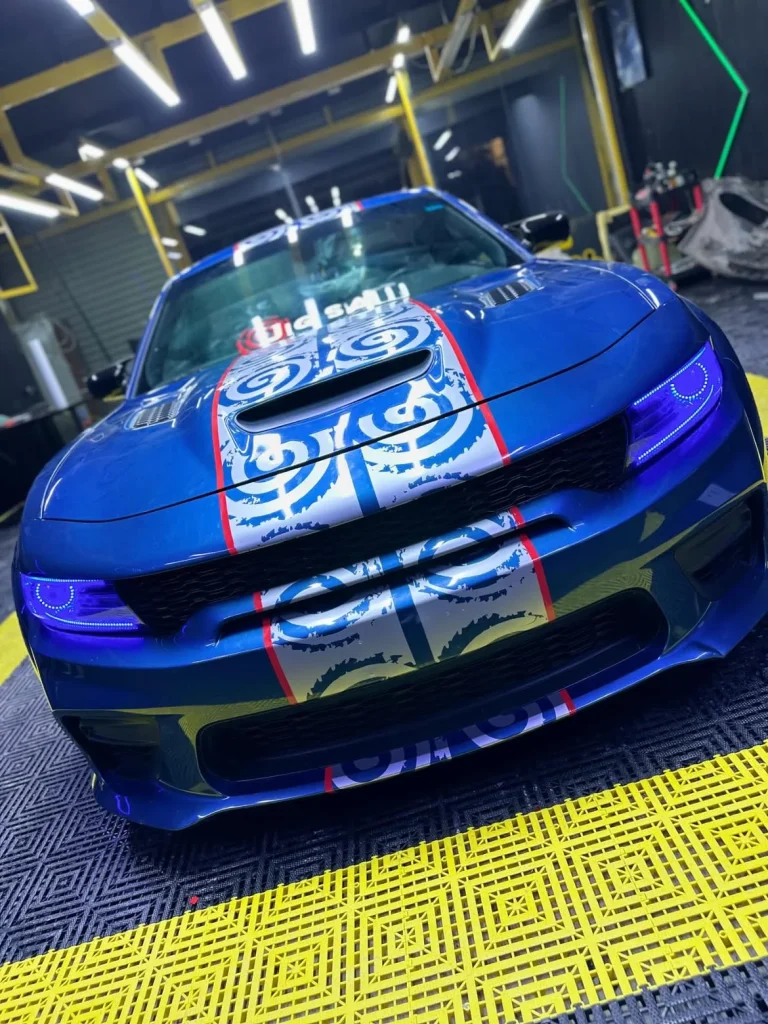 This guy gave his Dodge Challenger a Sonic the Hedgehog wrap and the result is absolutely hilarious