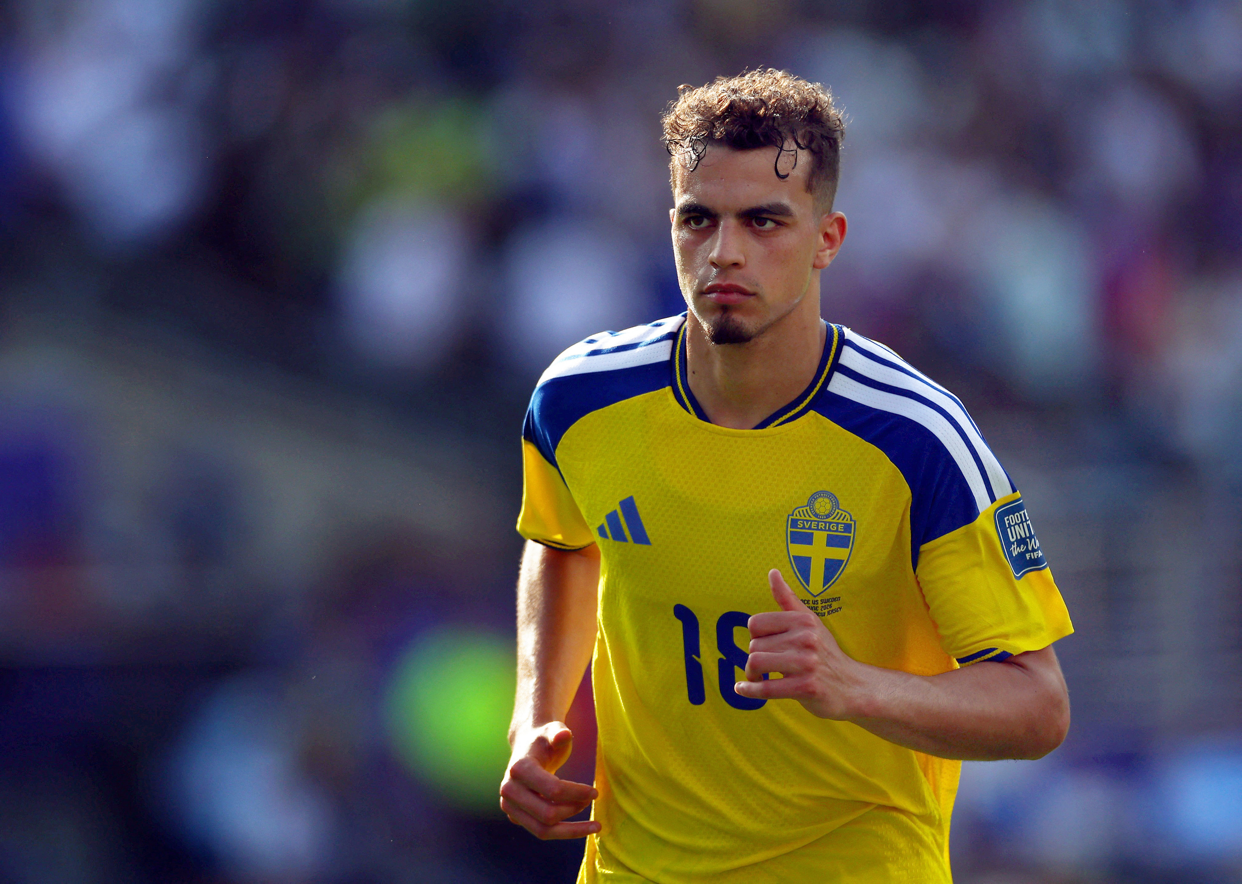 Sources: 'Bright player' on Chelsea and Liverpool radar despite his ...