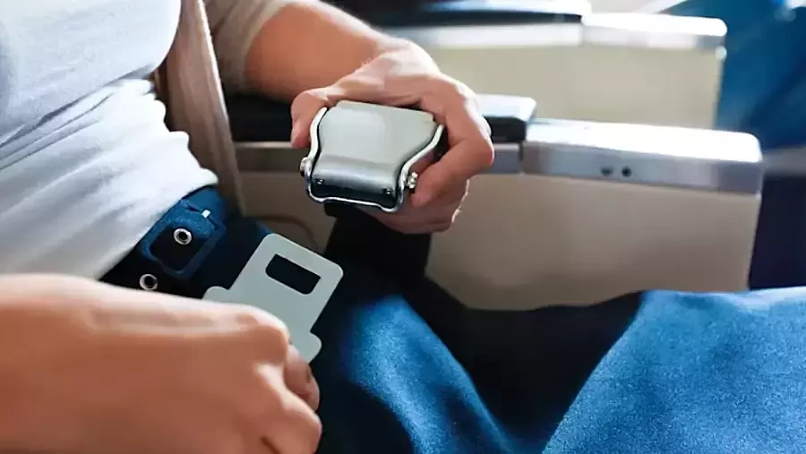 Dây an toàn trên máy bay là 'ổ vi khuẩn'