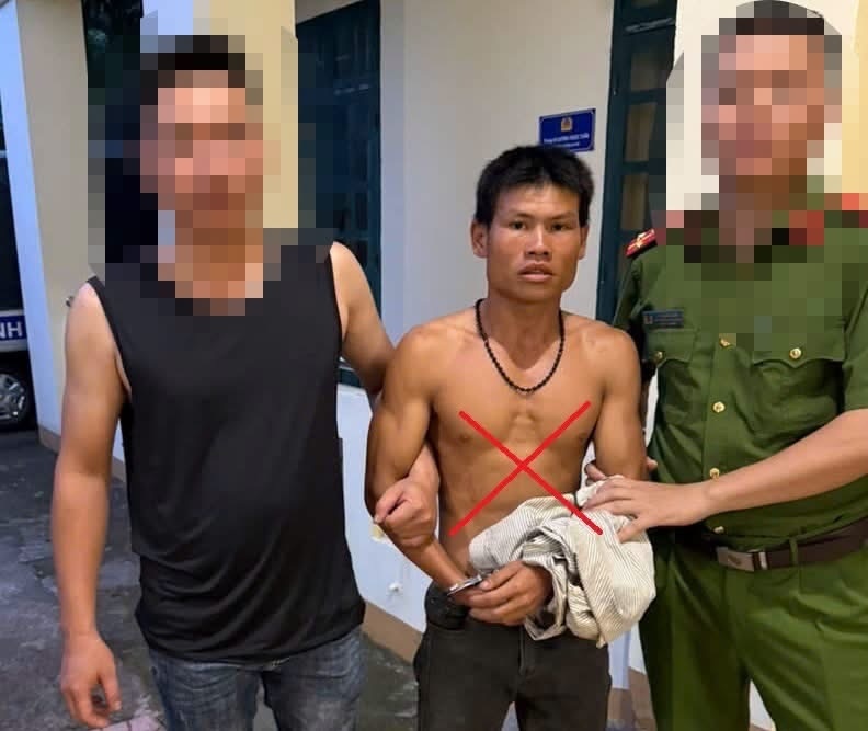 Bé gái 6 tuổi bị bắt cóc khi đang bán hoa quả ven đường