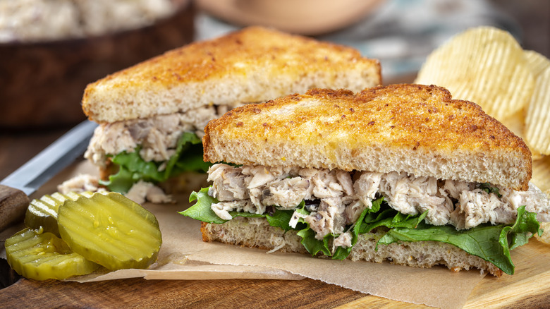 Mix canned tuna with these 3 simple ingredients for 10x the flavor