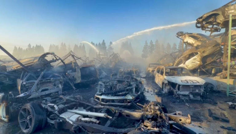 Firefighters stop Rancho Cordova wrecking yard fire after up to 100 ...