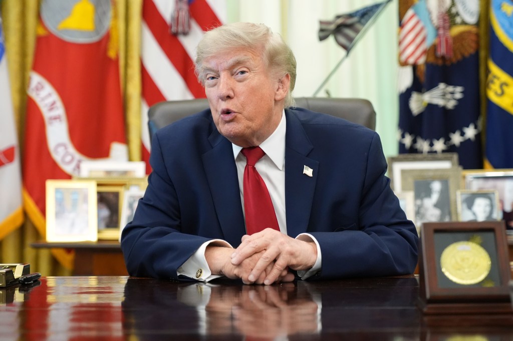 Trump allegedly jokes there are alien hybrids living 'among us' during ...