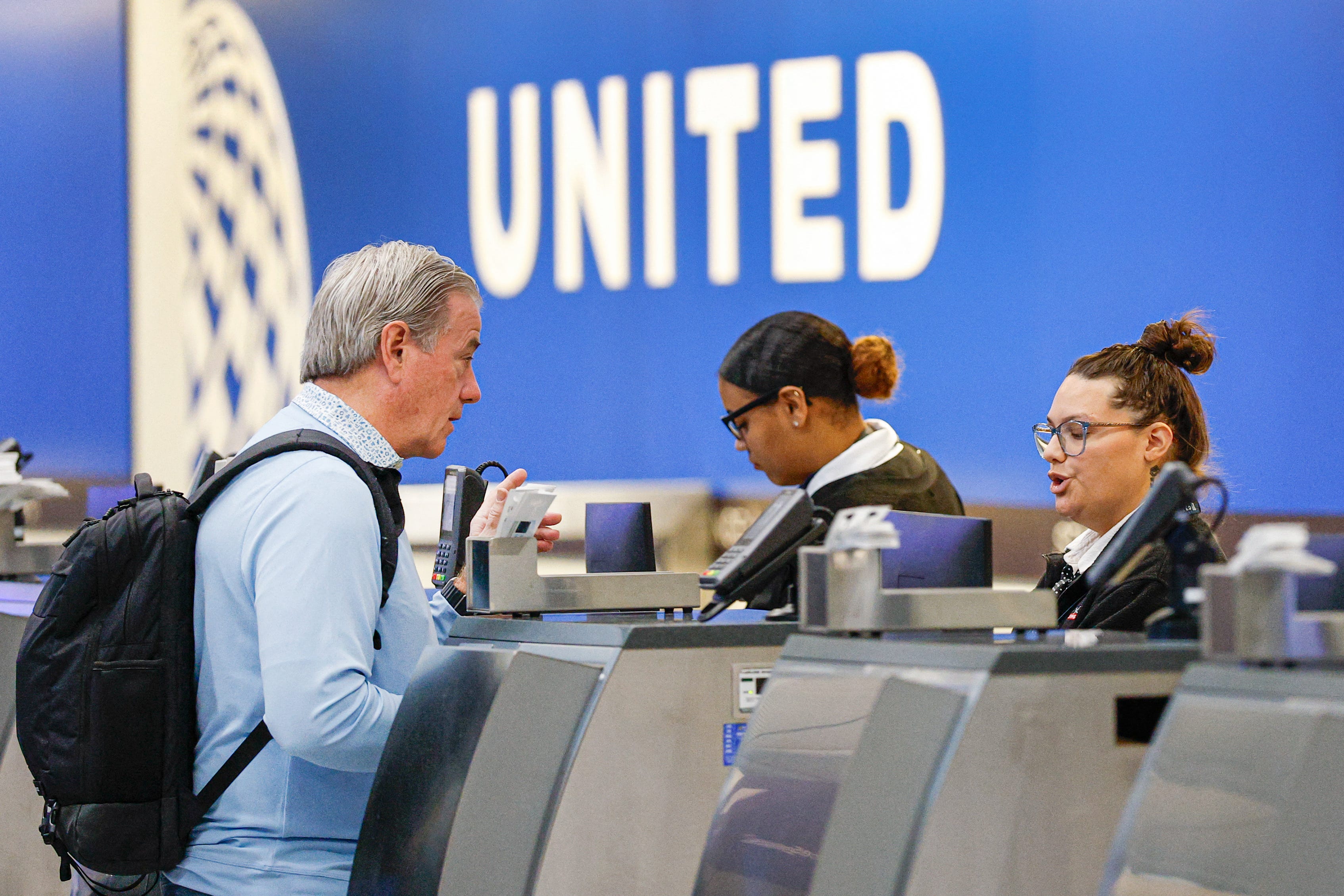United trials new program to make early morning flights less stressful