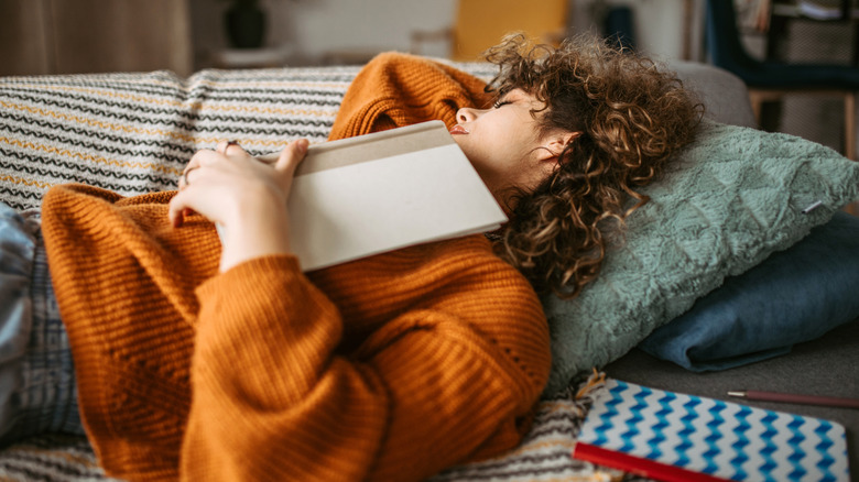 When You Nap Every Day, Here's What Happens To Your Brain