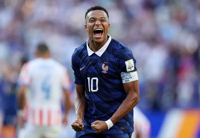Mbappe chỉ trích lối đá xấu xí của tuyển Paraguay