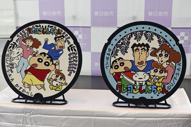 anime-crayon-shin-chan-characters-featured-on-manhole-covers-near-tokyo