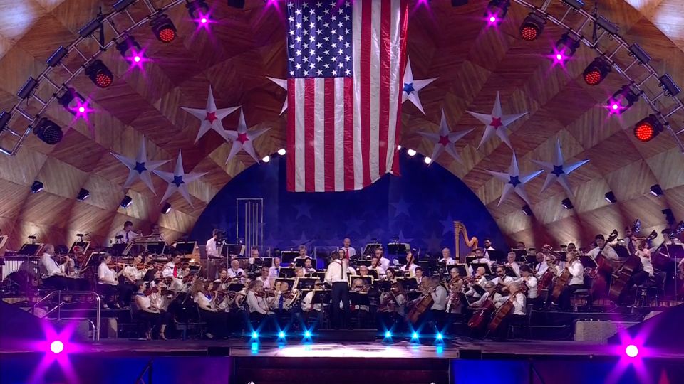 Watch the Boston Pops orchestra perform '1812 Overture'