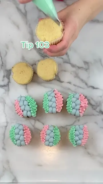 Easy sweater style buttercream cupcakes with piping tips