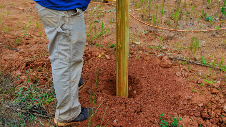 The tool you need to make installing fence posts a whole lot easier