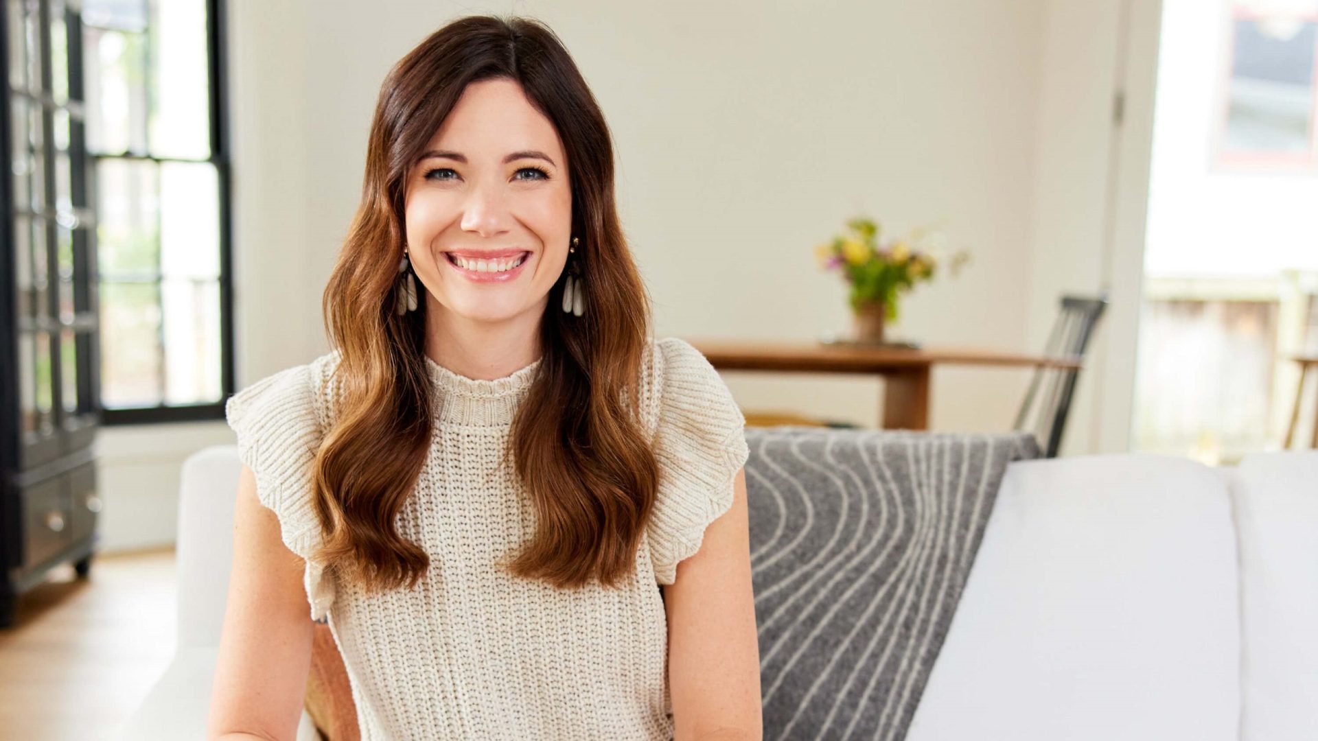5 money myths that won't help you build wealth, according to Rachel Cruze