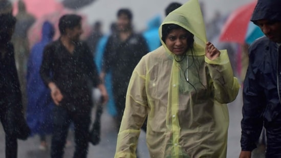 Mumbai weather tomorrow: IMD forecasts heavy rain; Thane, Palghar also ...
