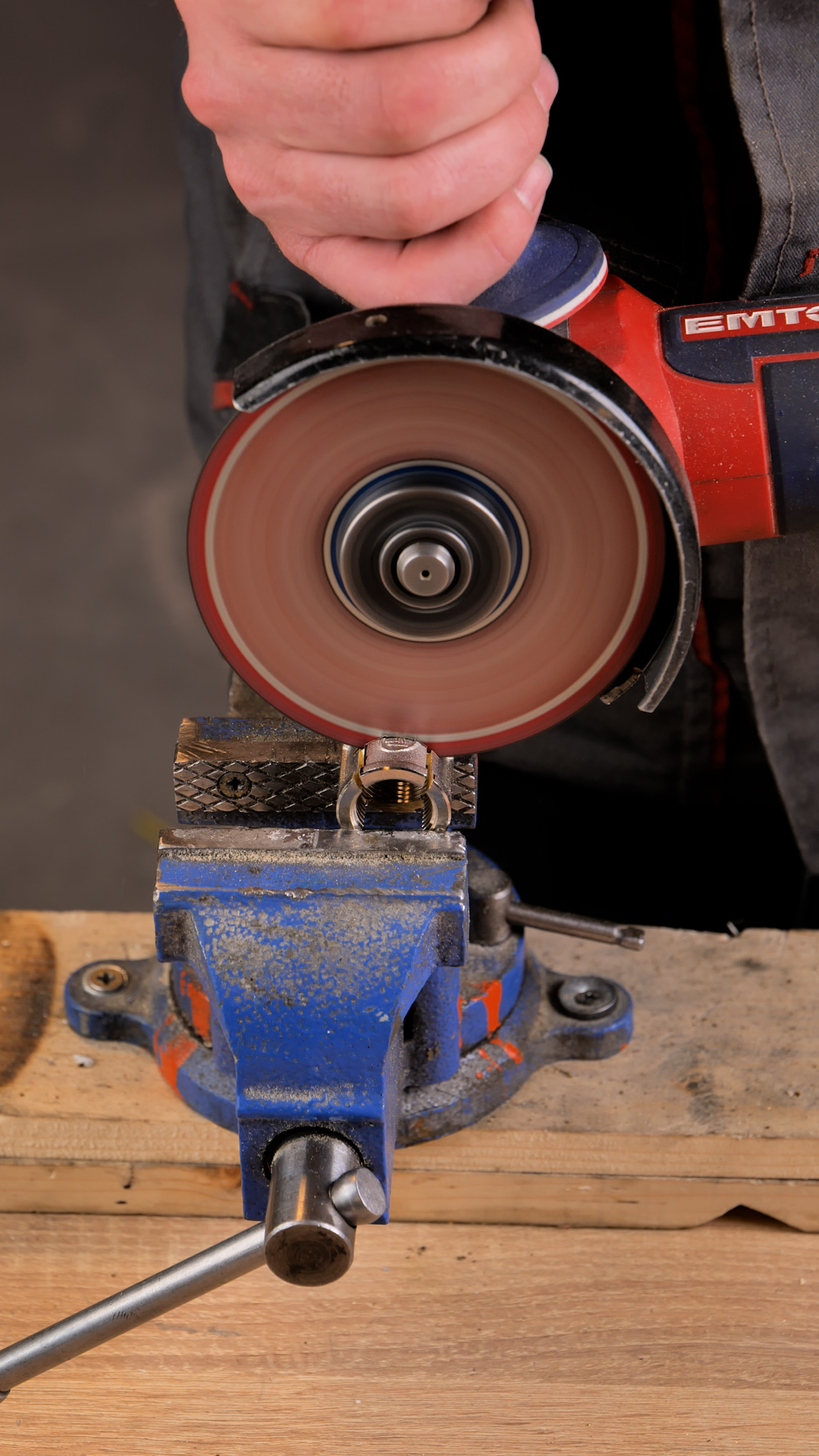 Easy pipe valve installation guide 🔧💧