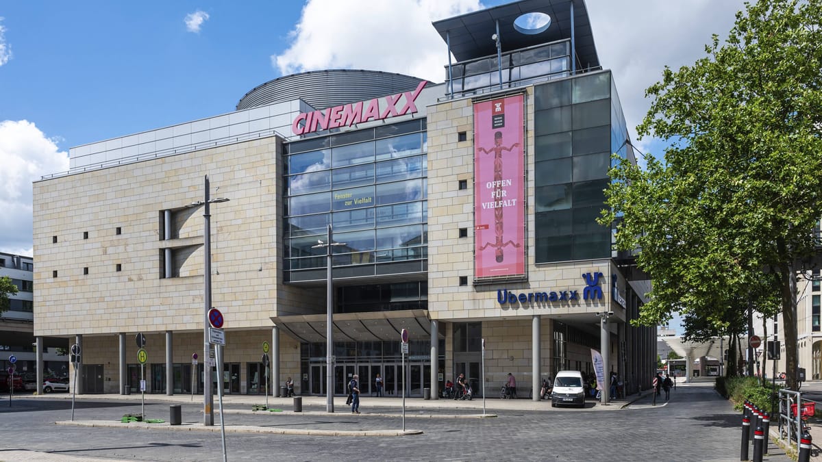Verdächtige Beobachtung im Kino: Polizei evakuiert Cinemaxx