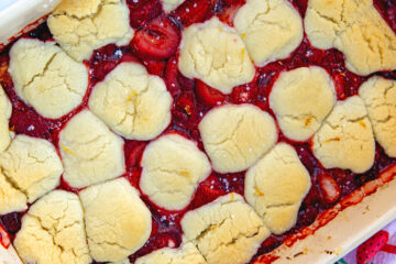 Strawberry Lemonade Cookie Cobbler