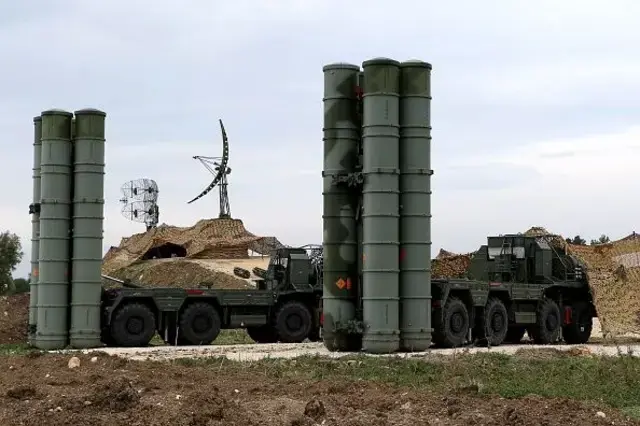 Rusya yapımı S-400 füze savunma sistemi 