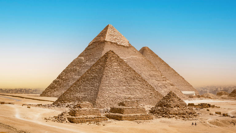 Una vista de las grandes pirámides de Giza, en Egipto