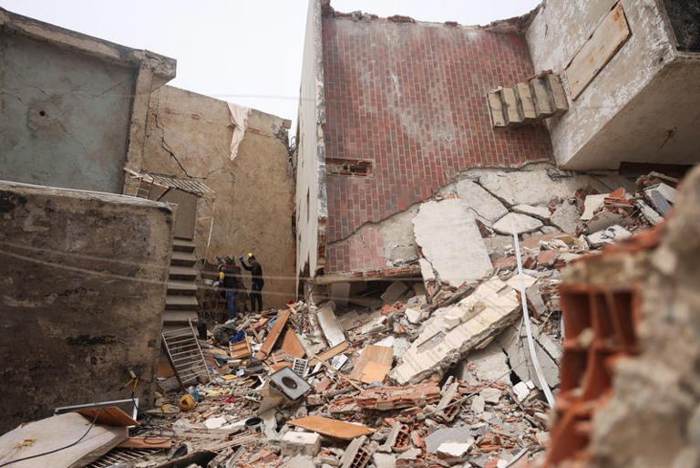 Rescuers work at the site of a collapsed building in the aftermath of the June 24 earthquakes in Caraballeda, La Guaira, Venezuela, July 5, 2026. REUTERS/Leonardo Fernandez Viloria