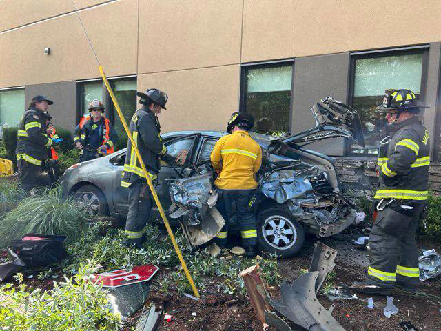 Driver suffers minor injuries after crashing into Vancouver medical clinic