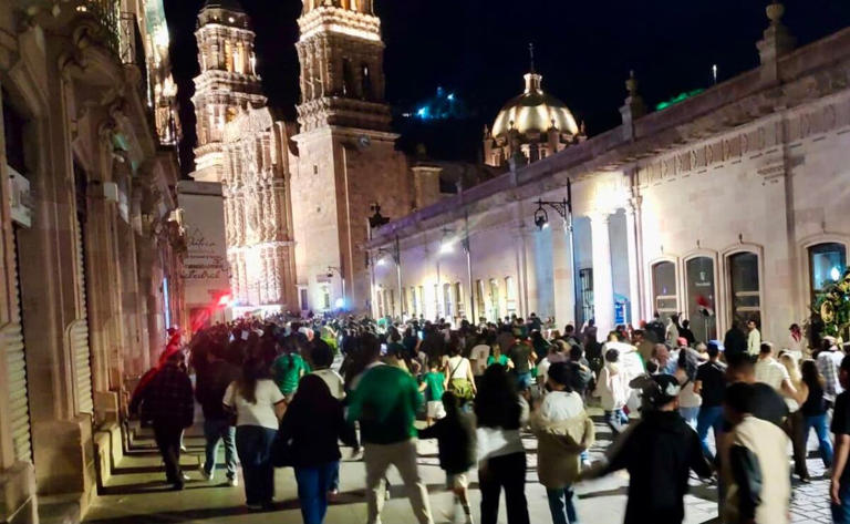 Aficionados caminaron en el centro de Zacatecas. Foto: Diana Valdez