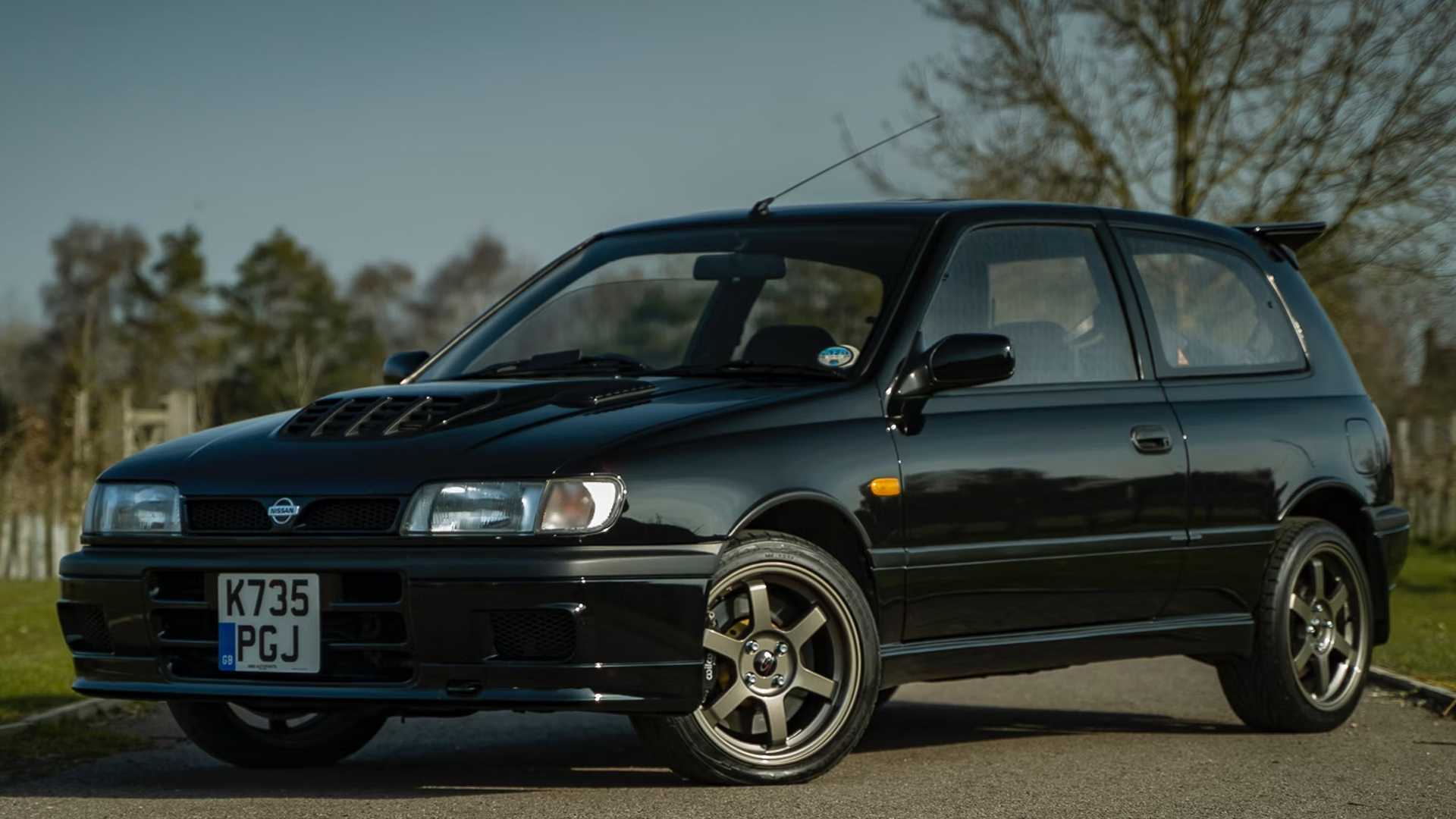 1992-Nissan-Pulsar-GTI-R (Black)---Front-Quarter