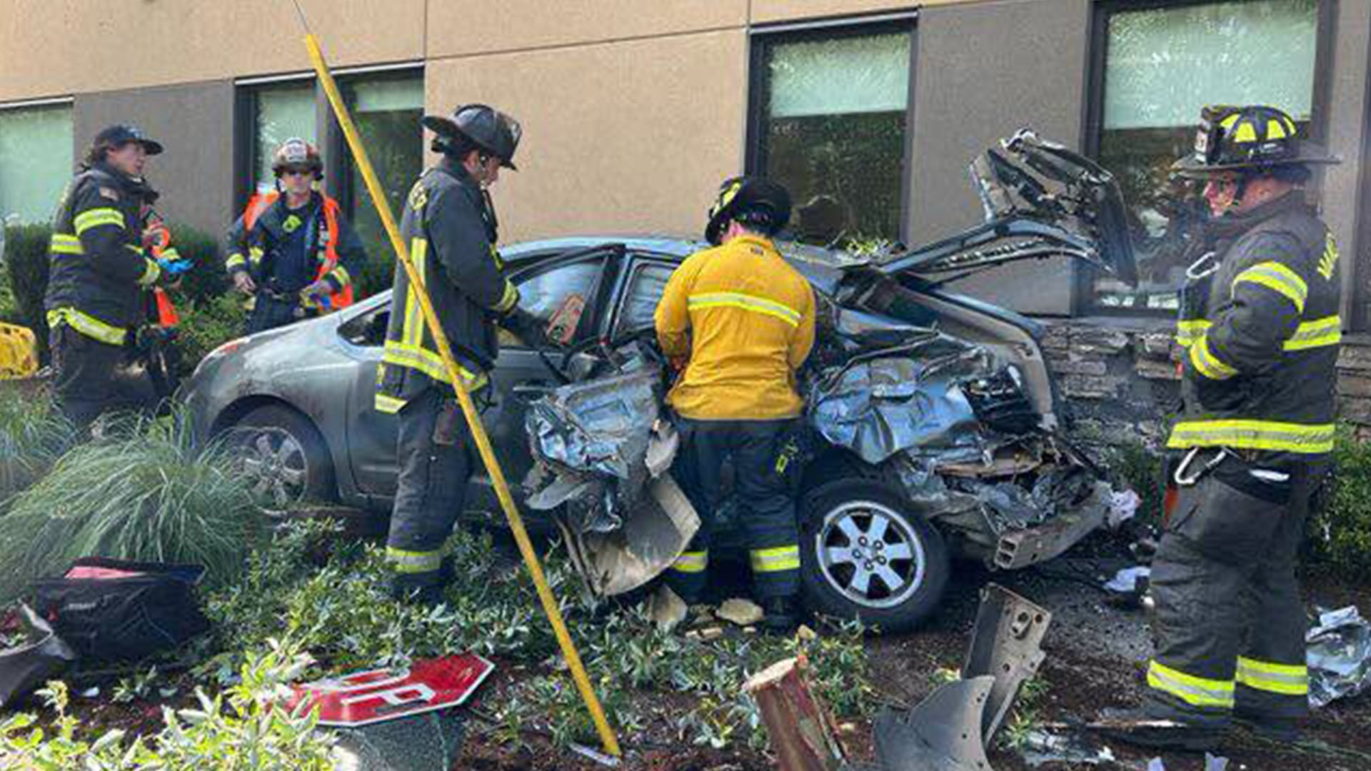 Driver suffers minor injuries after crashing into Vancouver medical clinic