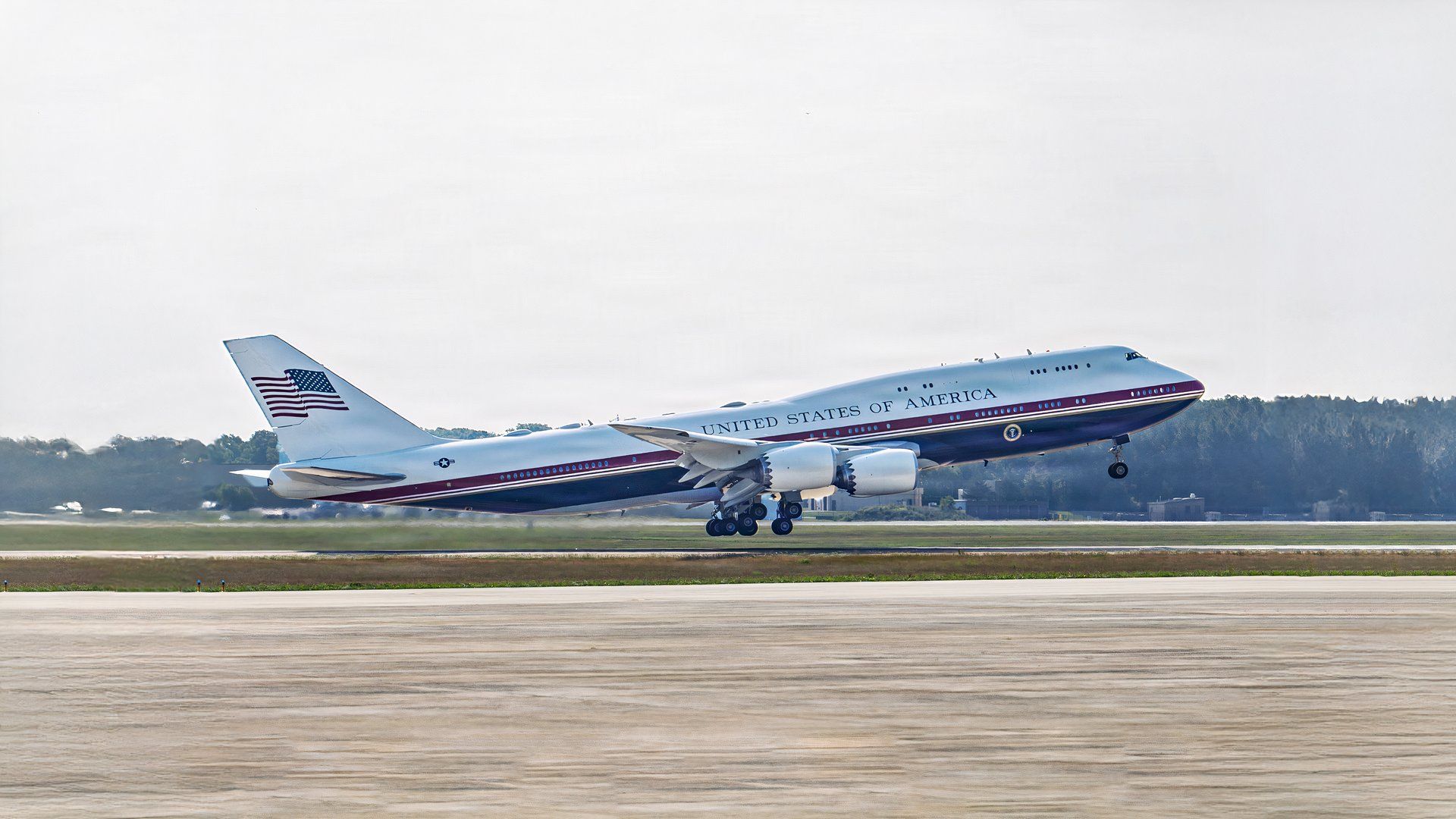 Legal? Trump's new $400 million Boeing 747-8 may never land at his ...