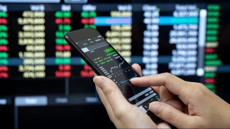 RIL, ITC, TCS, L&T, Infosys among top 10 under-owned stocks amid 2-decade low FII positioning
