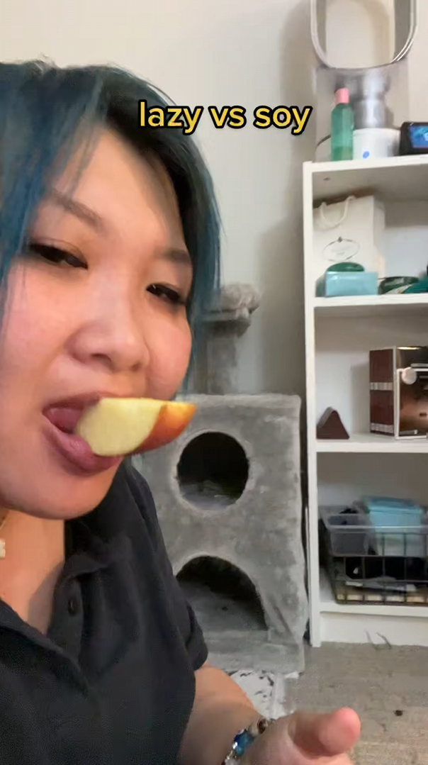 This bunny’s apple eating speed is unbelievable
