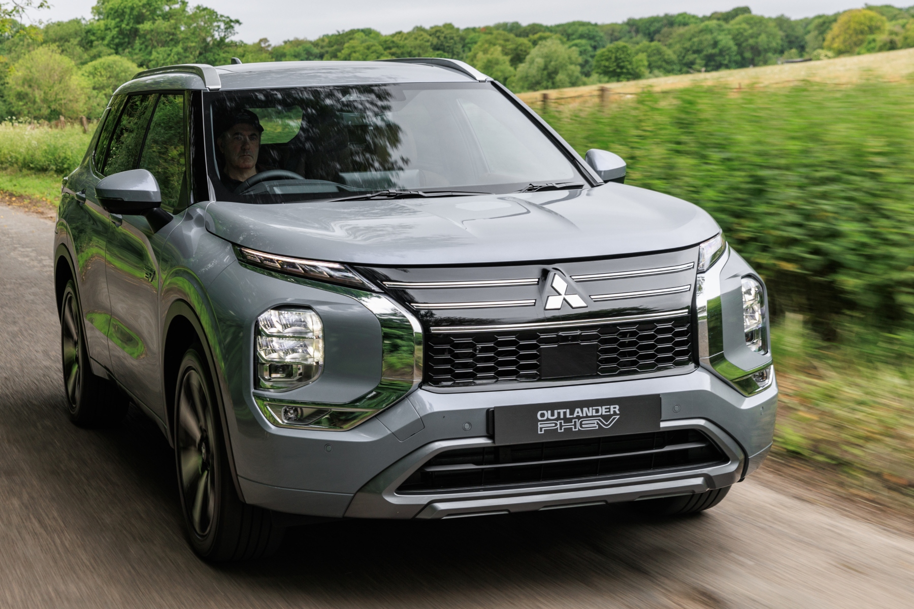 Mitsubishi Outlander PHEV review: Pioneering plug-in hybrid SUV is back ...