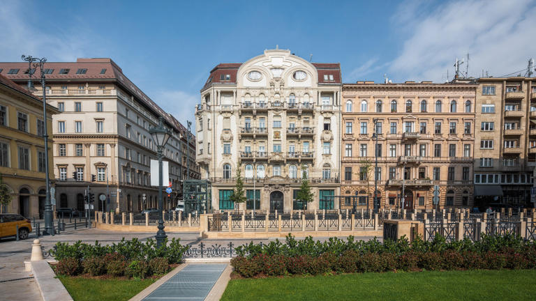 Merkantil Bank, part of OTP Group, to acquire Business Lease Hungary