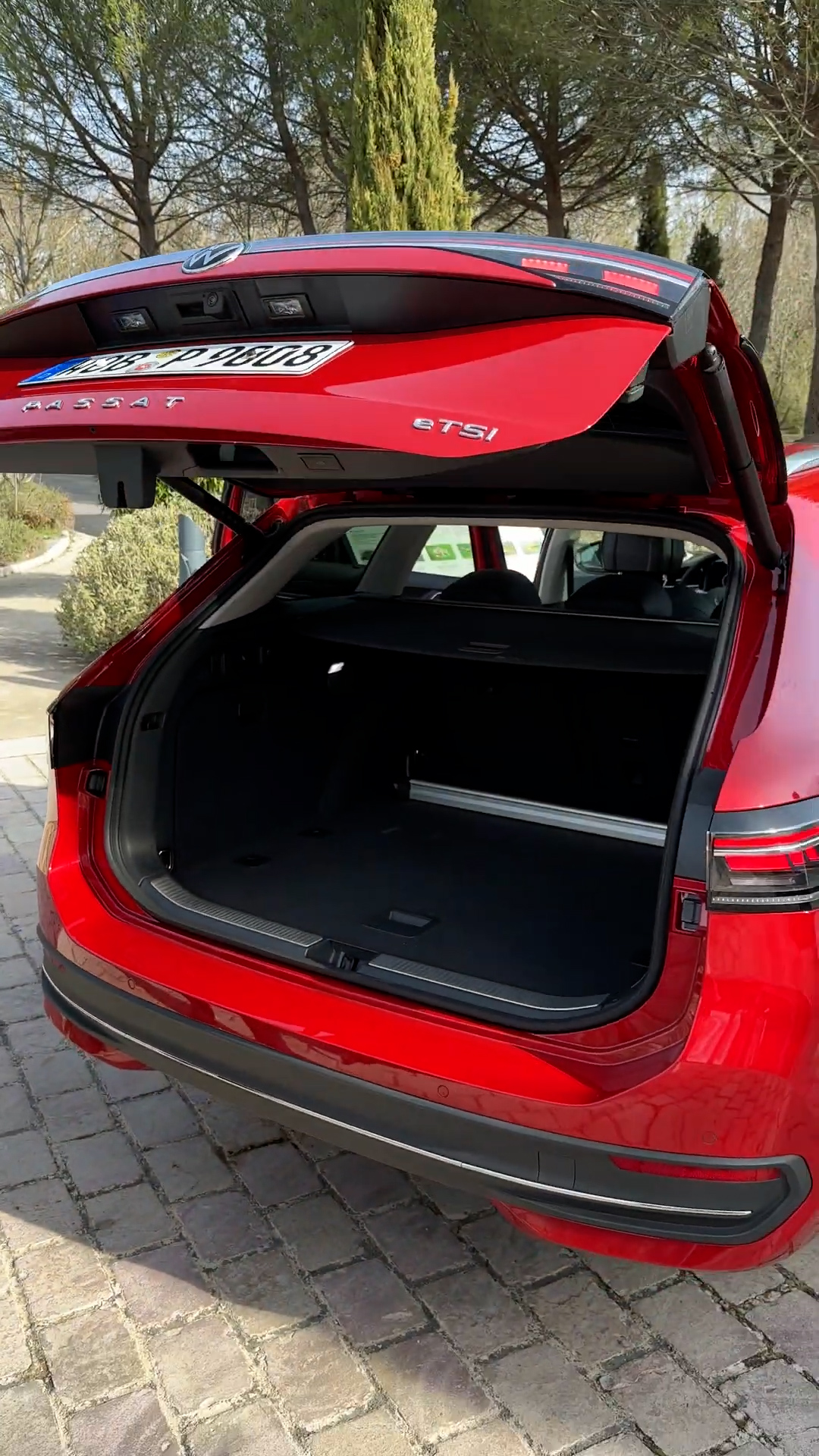 Le coffre de la VW Passat est plus pratique que prévu