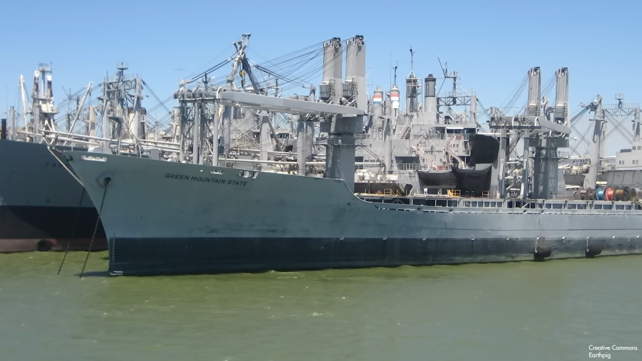 Watch why the US Navy left hundreds of warships to rust then built a ...