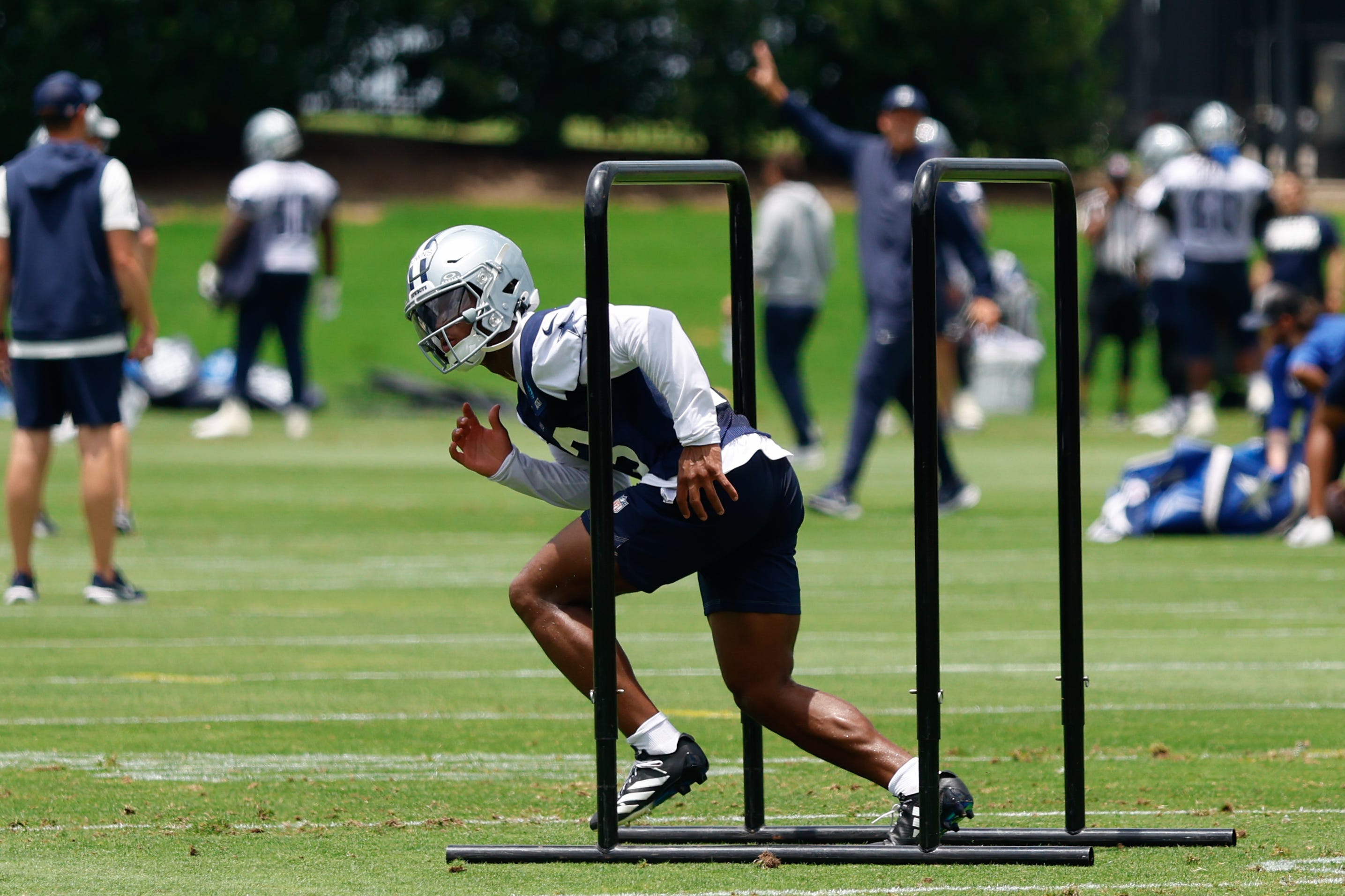 Cowboys headlines: All eyes on Downs, LB trade target gets the bag